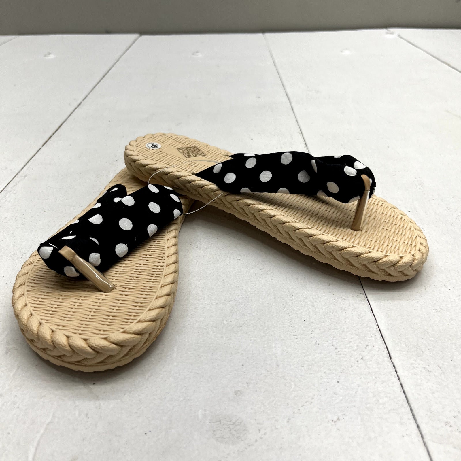 Shein Beige Black Polka Dot Flip-Flop Sandals Women's Size 8