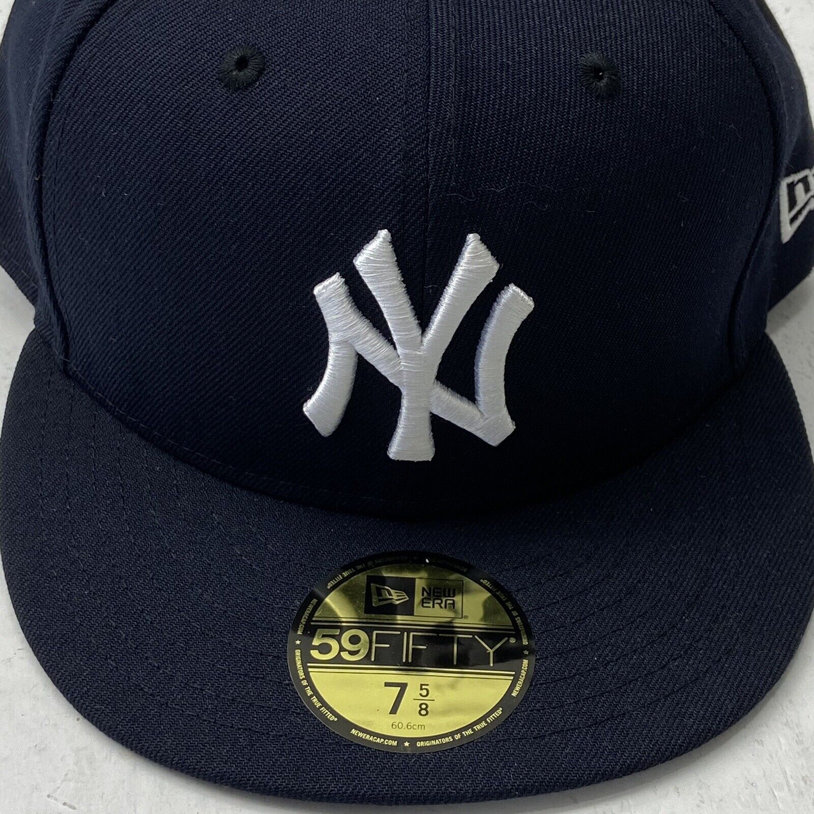 New Era Mens New York Yankees MLB Authentic Collection 59FIFTY Cap Size 7 