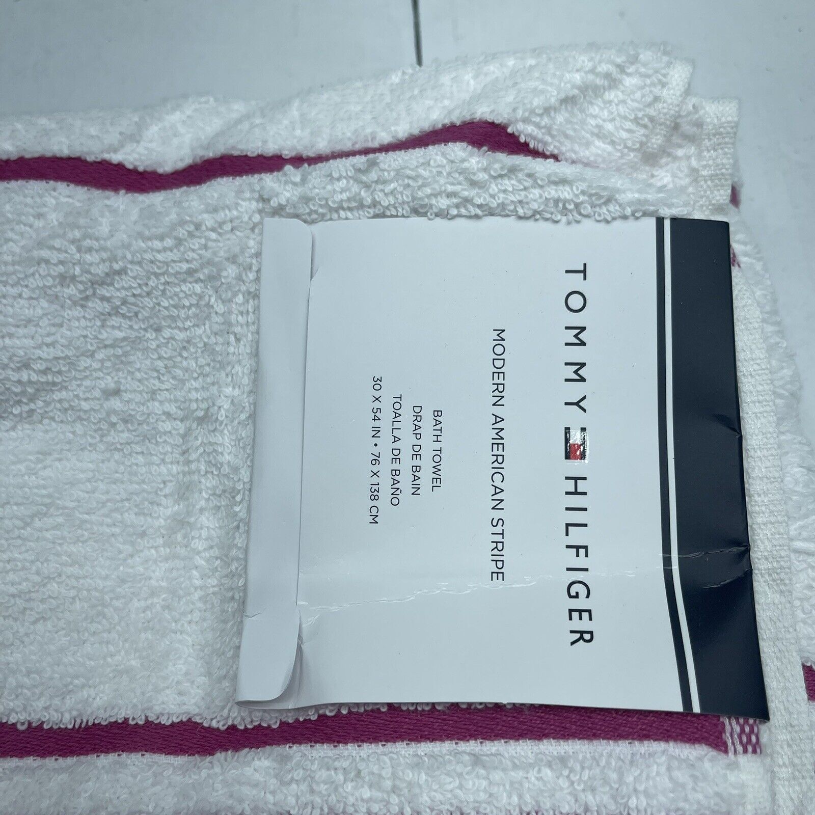Tommy Hilfiger Modern American Stripe White Raspberry Bath Towel