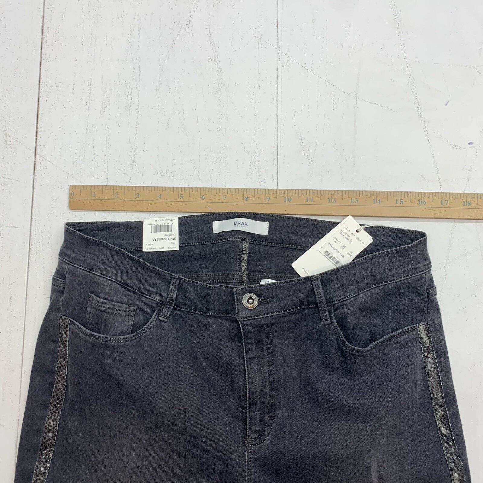 Brax Womens Shakira Skinny jeans size 34/32 - beyond exchange