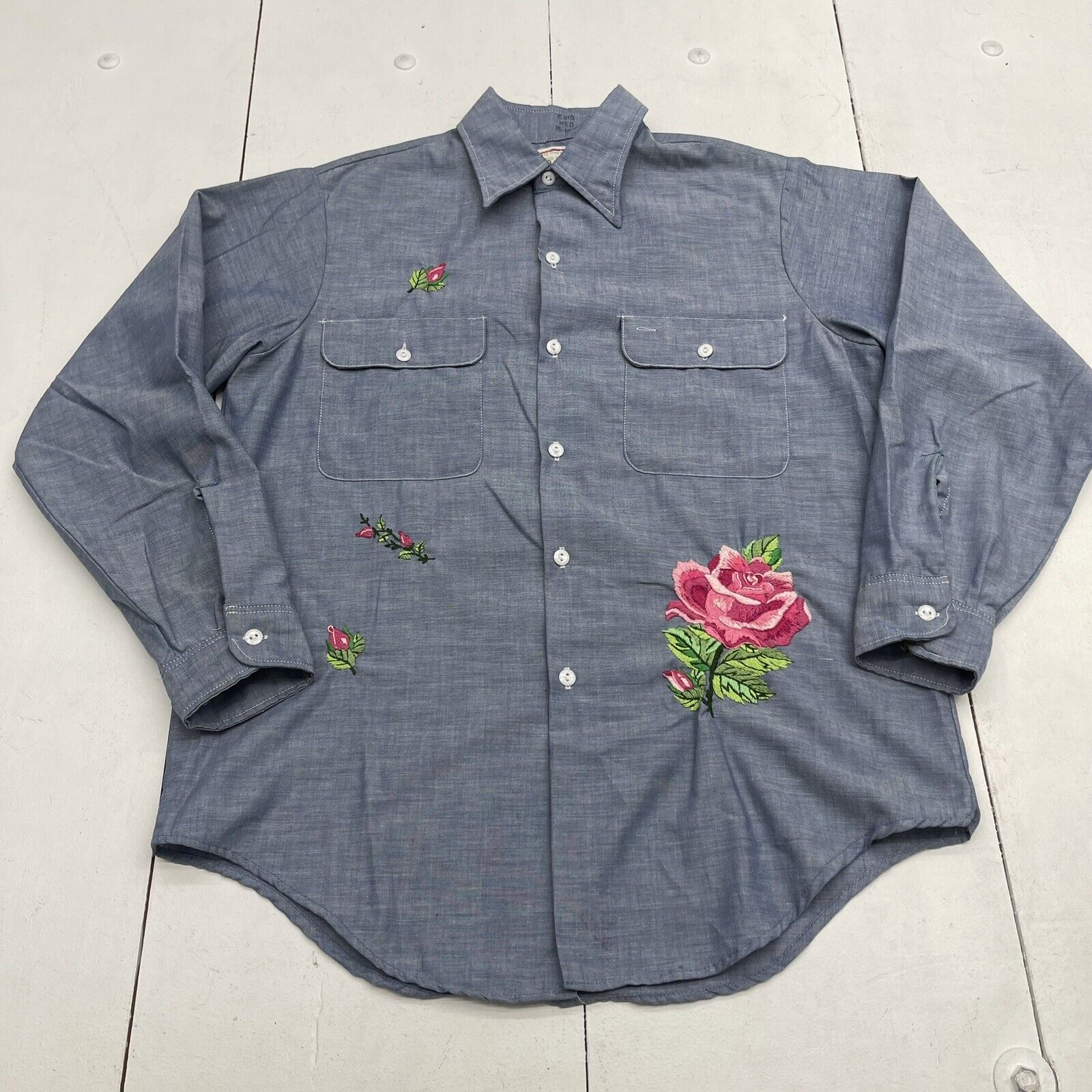 Big Mac No Iron Blue Floral Embroidered Long Sleeve Button Up Women’s Medium