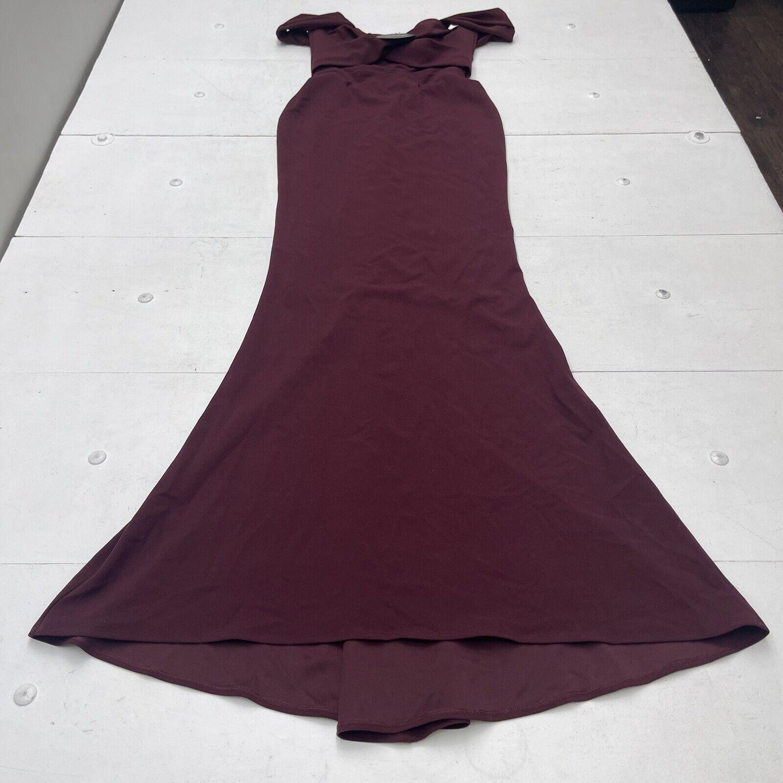 Nookie Camille Wine Red Off The Shoulder Gown Women’s Medium New Defect