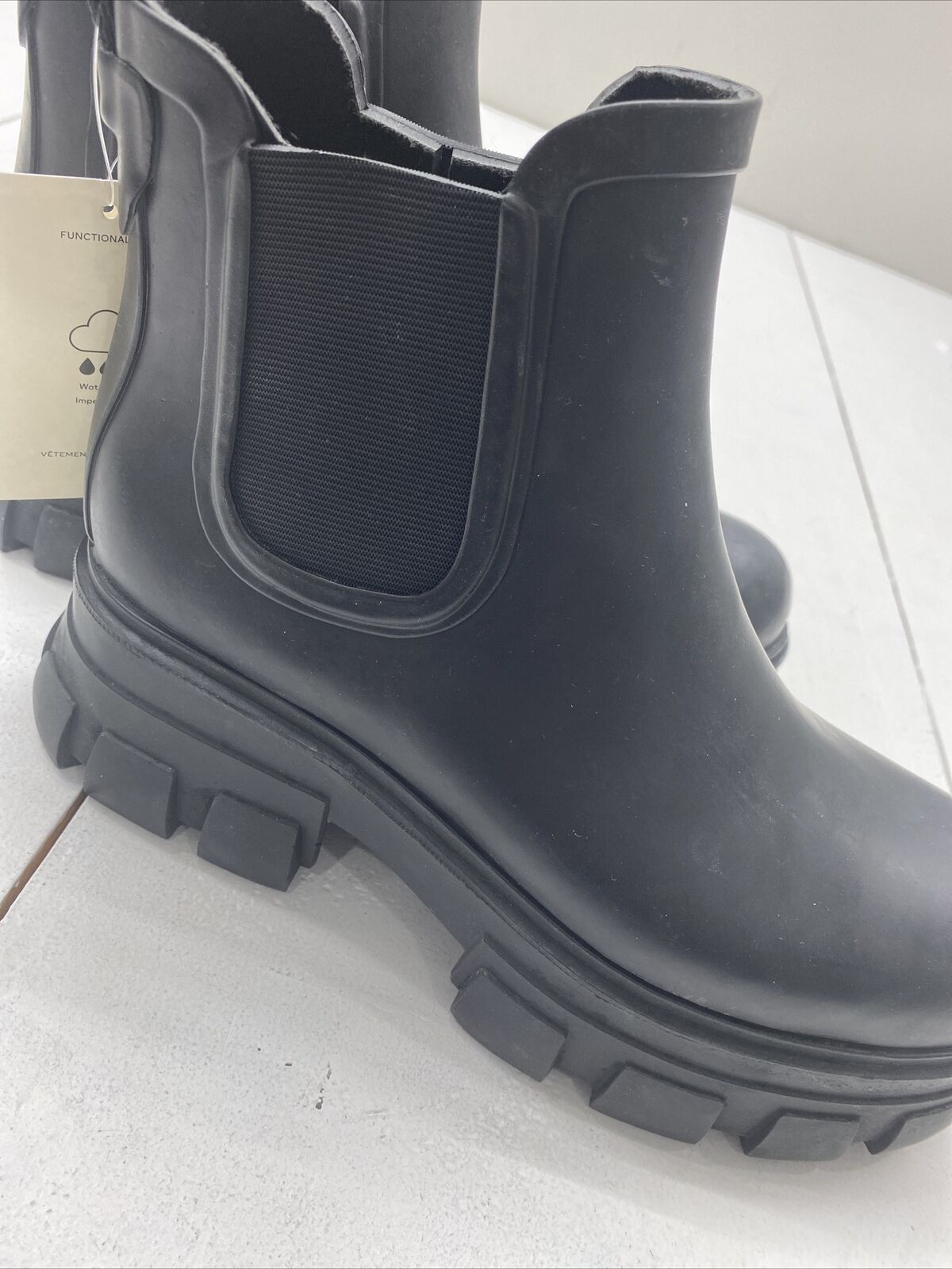 H&M Black Platform Chelsea Rain Boots Women's Size 8 /39 NEW* - beyond