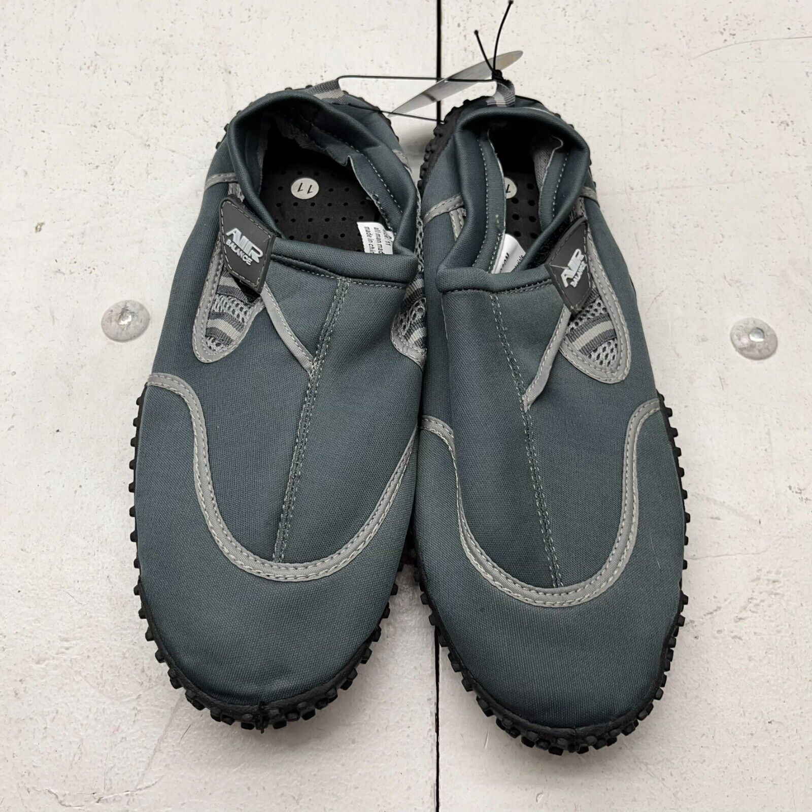 Air Balance Gray Water Shoes Mens Size 11 NEW
