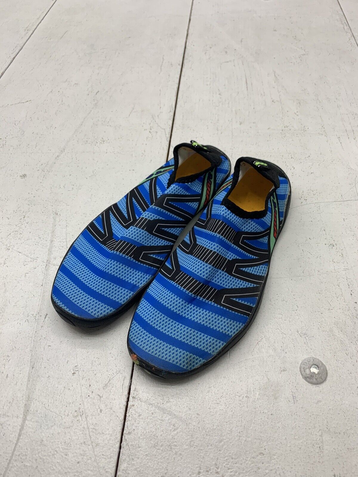 Womens Blue Striped Slip On Water Shoes Size 8