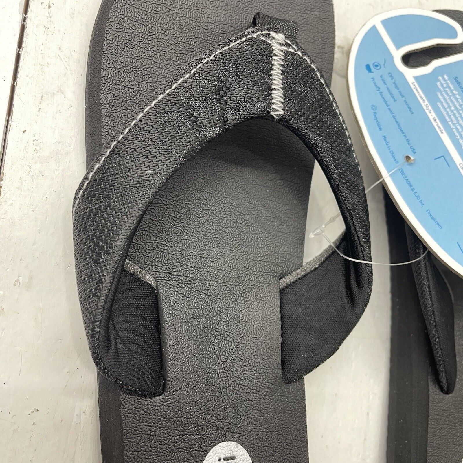 Floopi Black Yoga Mat Flip Flops Casual Flat Thong Sandals Comfort