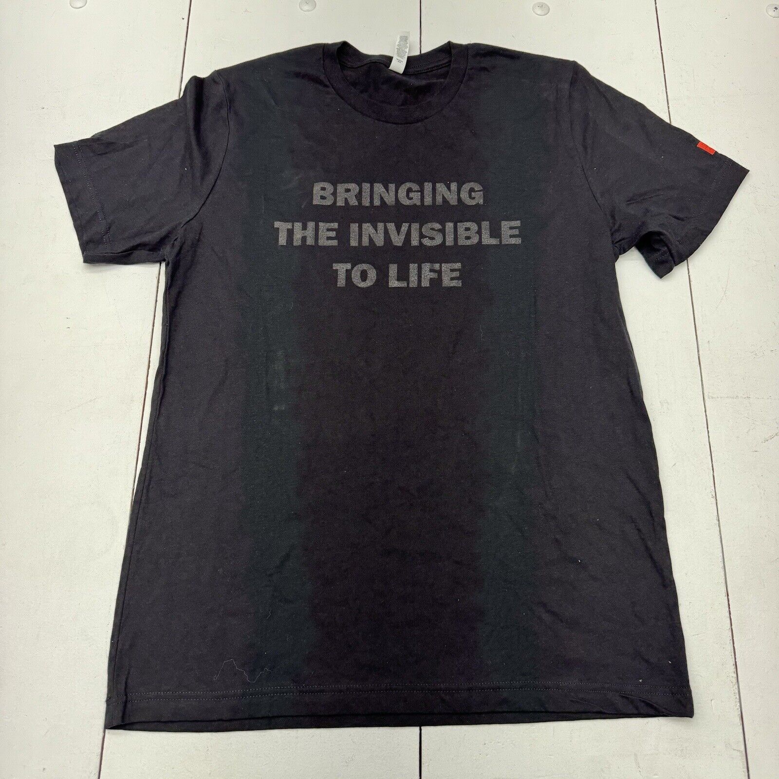 Black Graphic T-Shirt ‘Bringing The Invisible To Life’ Shirt Sleeve Adult Size L