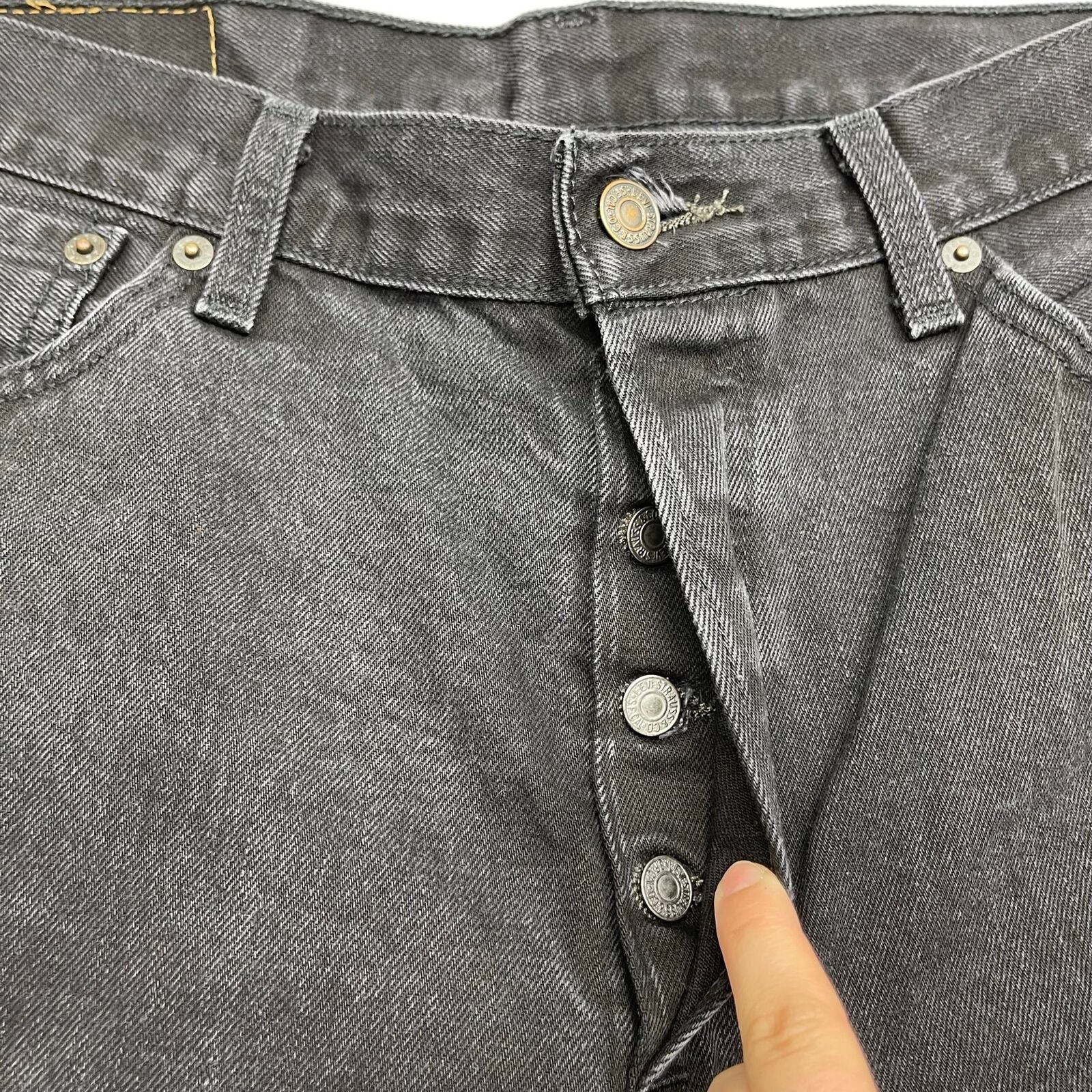 Flyselskaber slack strejke Levi's 501 Black Button Fly Straight Fit Denim Jeans Mens Size 36x30 -  beyond exchange
