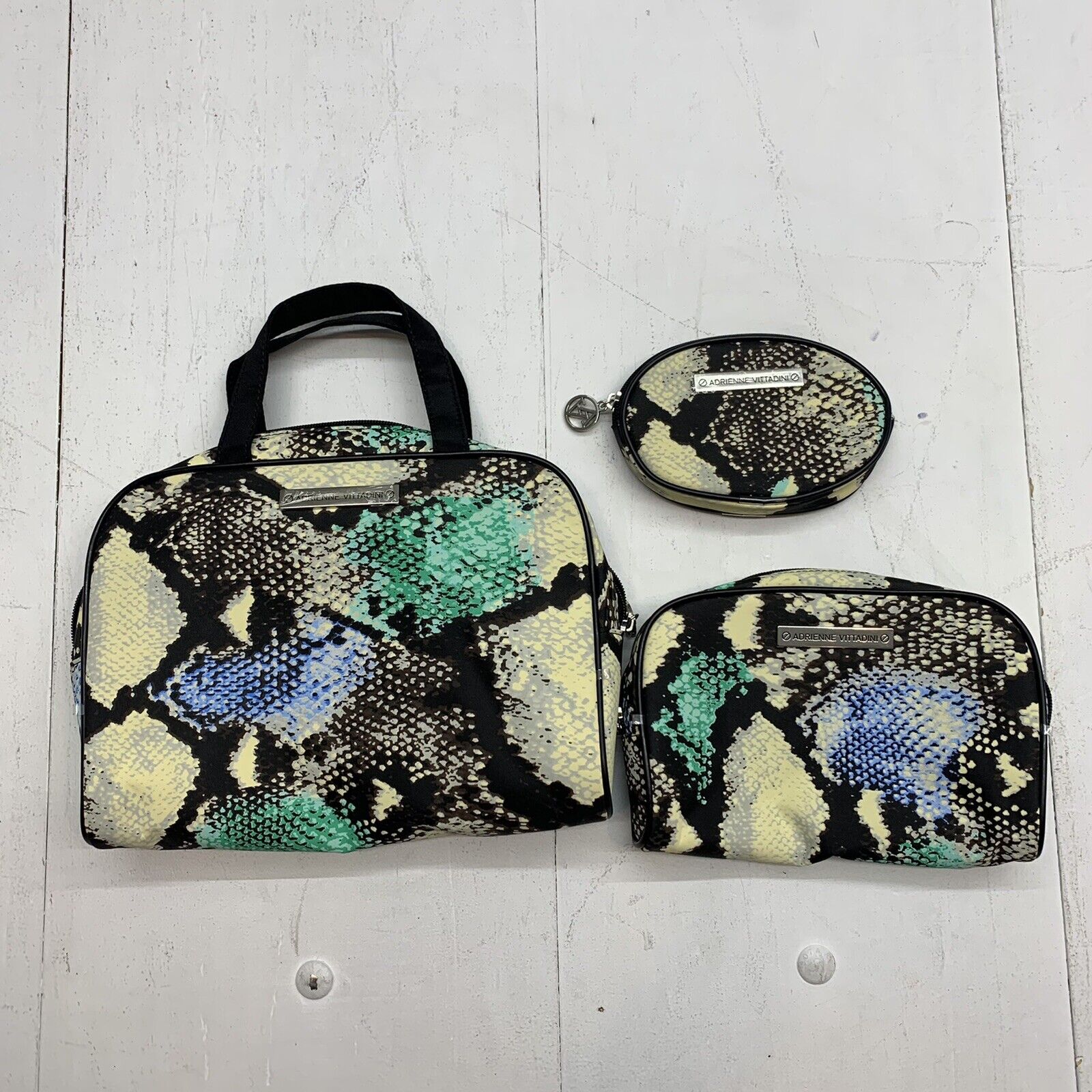 Adrienne Vittadini Womens 3 piece Multicolor Travel bags