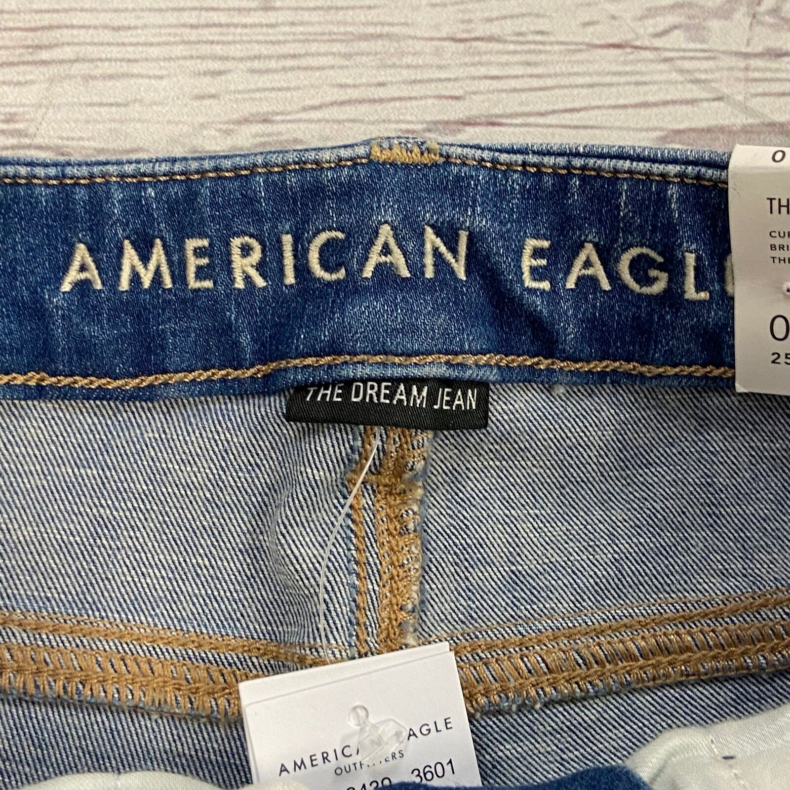 American Eagle AEO Curvy Hi-Rise Blue Distressed Denim Jeans Women Siz -  beyond exchange