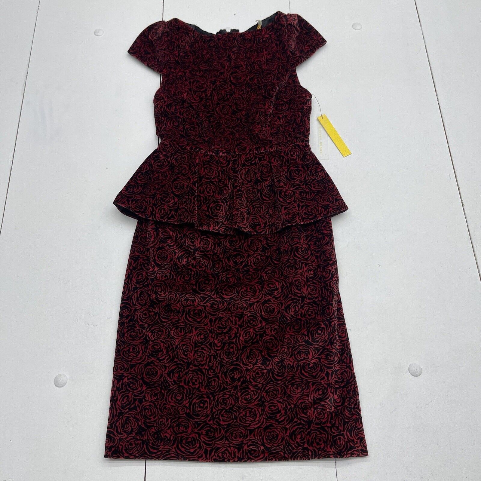 Alice and Olivia Red Velvet Rose Peplum Dress Women’s Size 0 $495