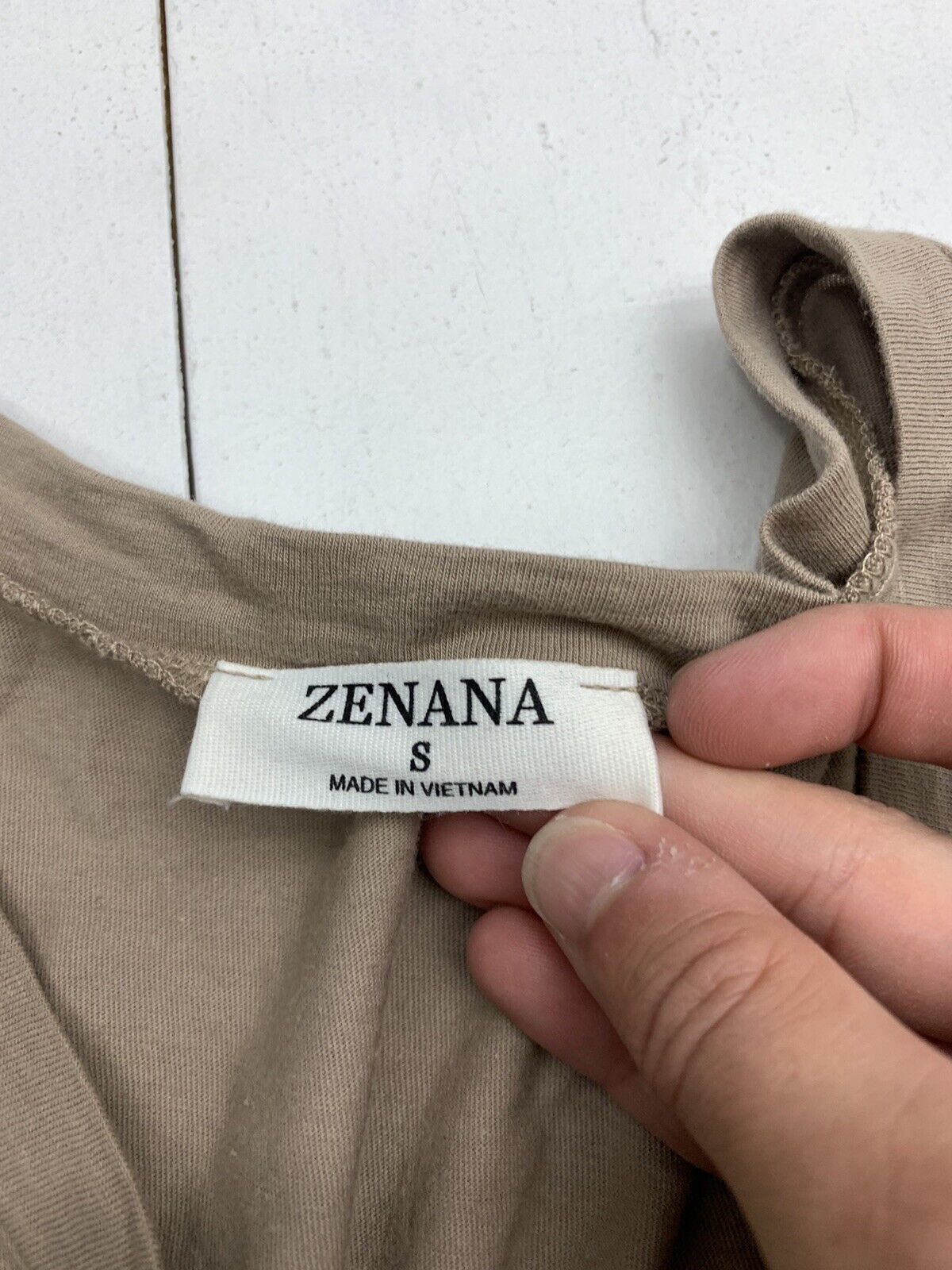 Zenana Womens Brown V Neck Short Sleeve Shirt Size Small - beyond exchange