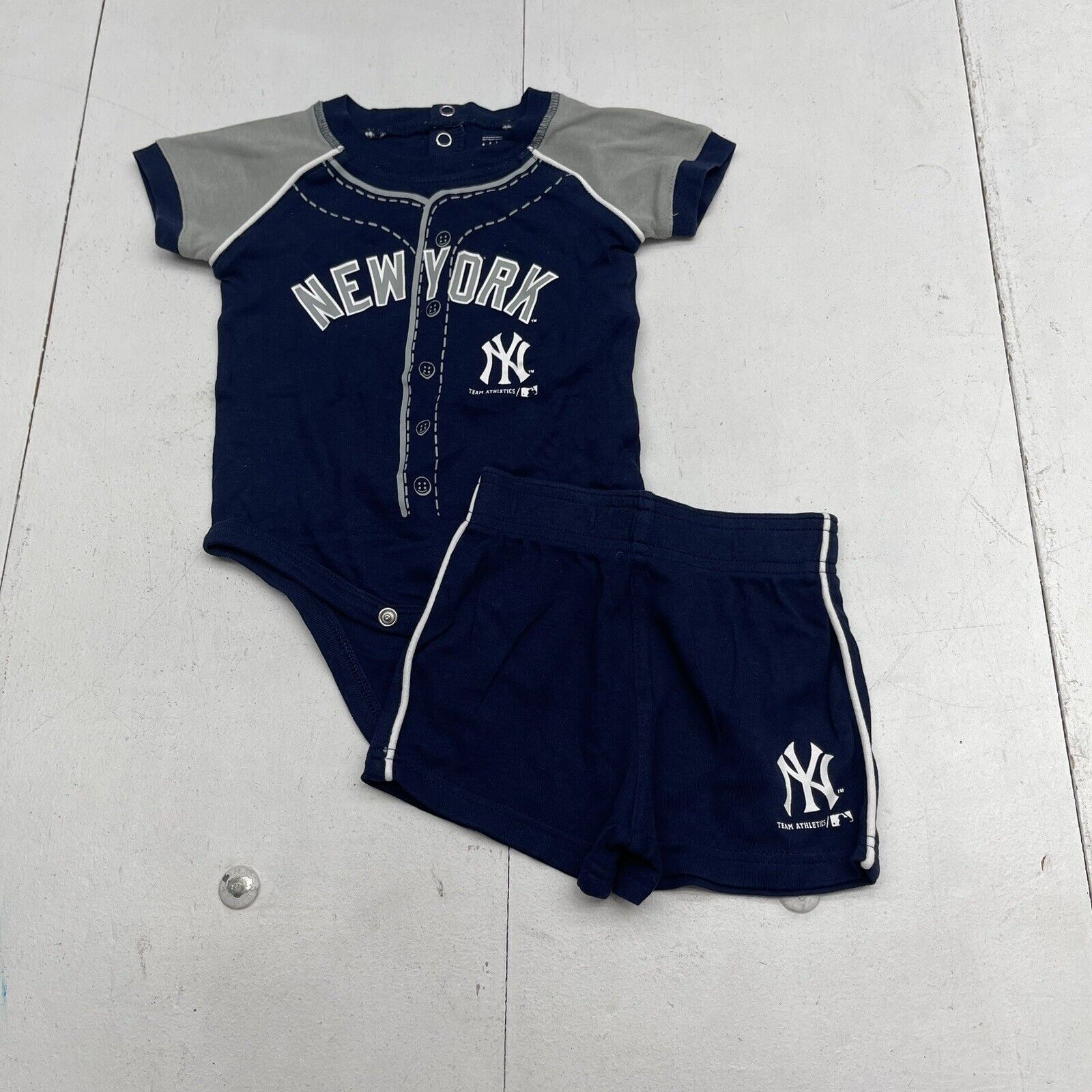 MLB New York Yankees Blue Short Sleeve & Short Set Infant Boys 6/9 Mon -  beyond exchange