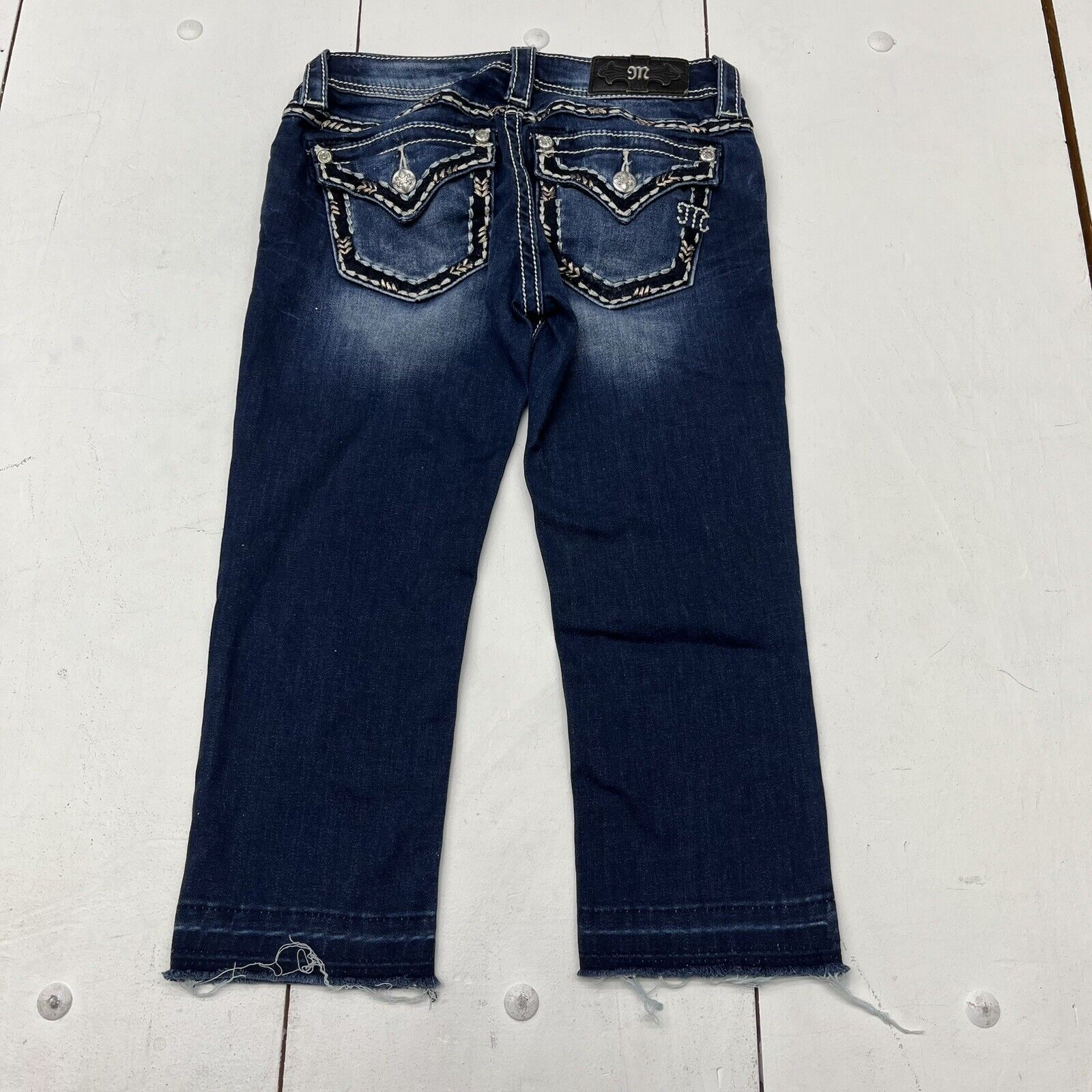 Nine West Womens Capri Jeans Size 6/28 Dark Wash Mid Rise Embellished Thick  | Capri jeans, Fashion, Women
