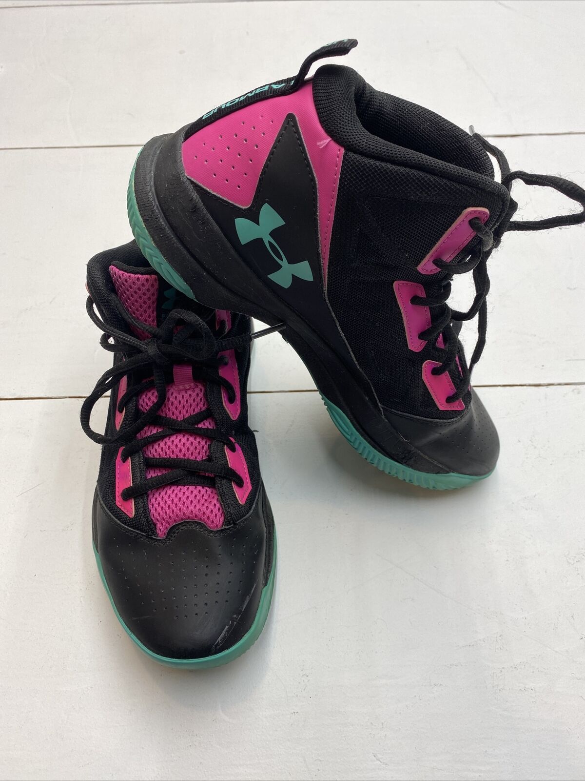 Under Armour 1274069-001 Pink Black And Teal Basketball Shoes Size 7Y *