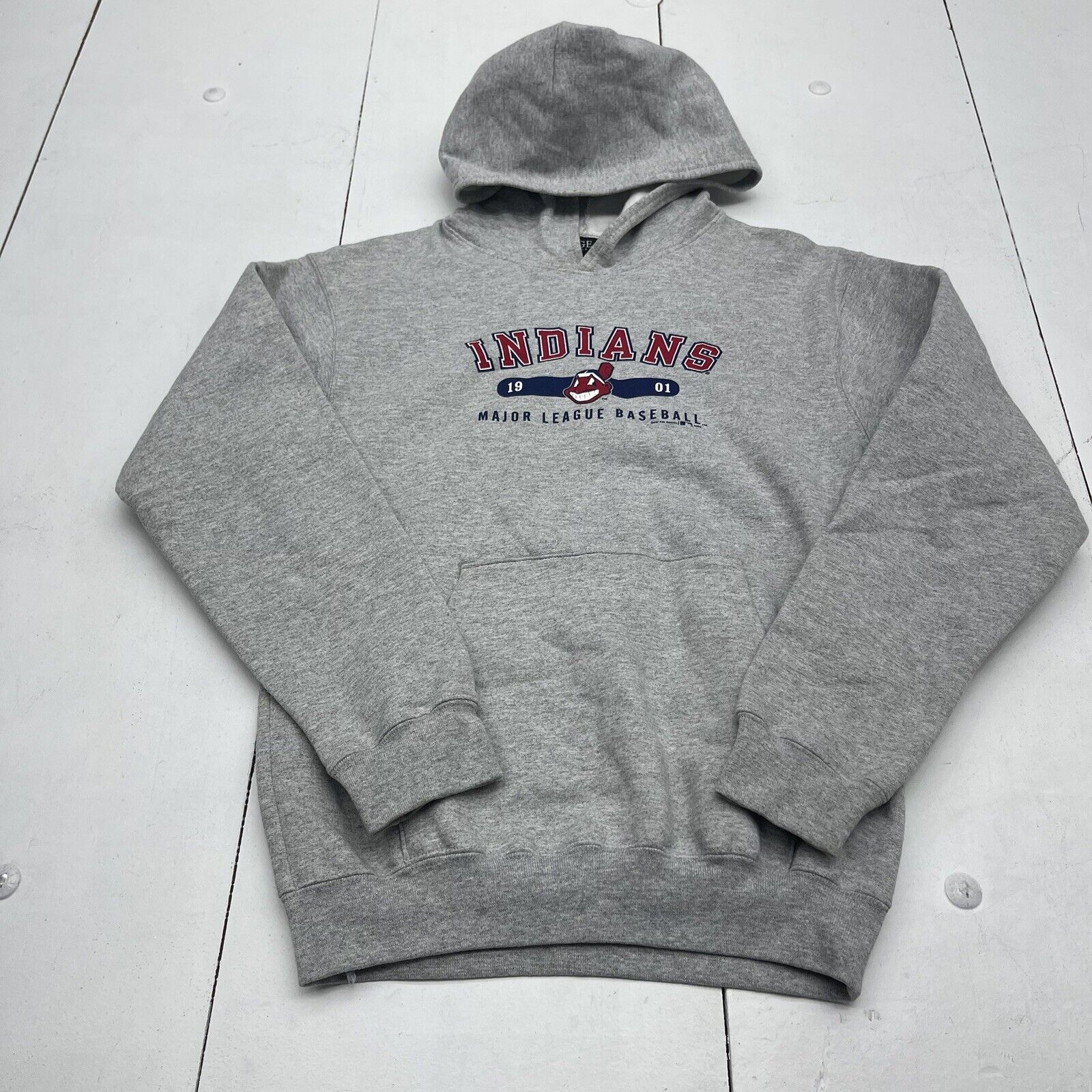 Gear For Sports Indians MLB Gray Hoodie Youth Size Large - beyond