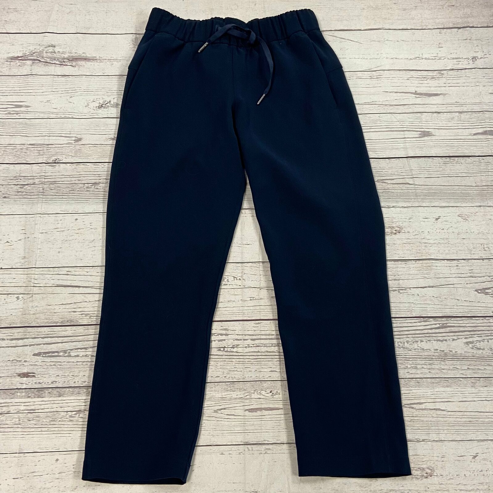 LuLuLemon Navy Athletic Capri Pants Women Size 2 With Pockets Drawstring