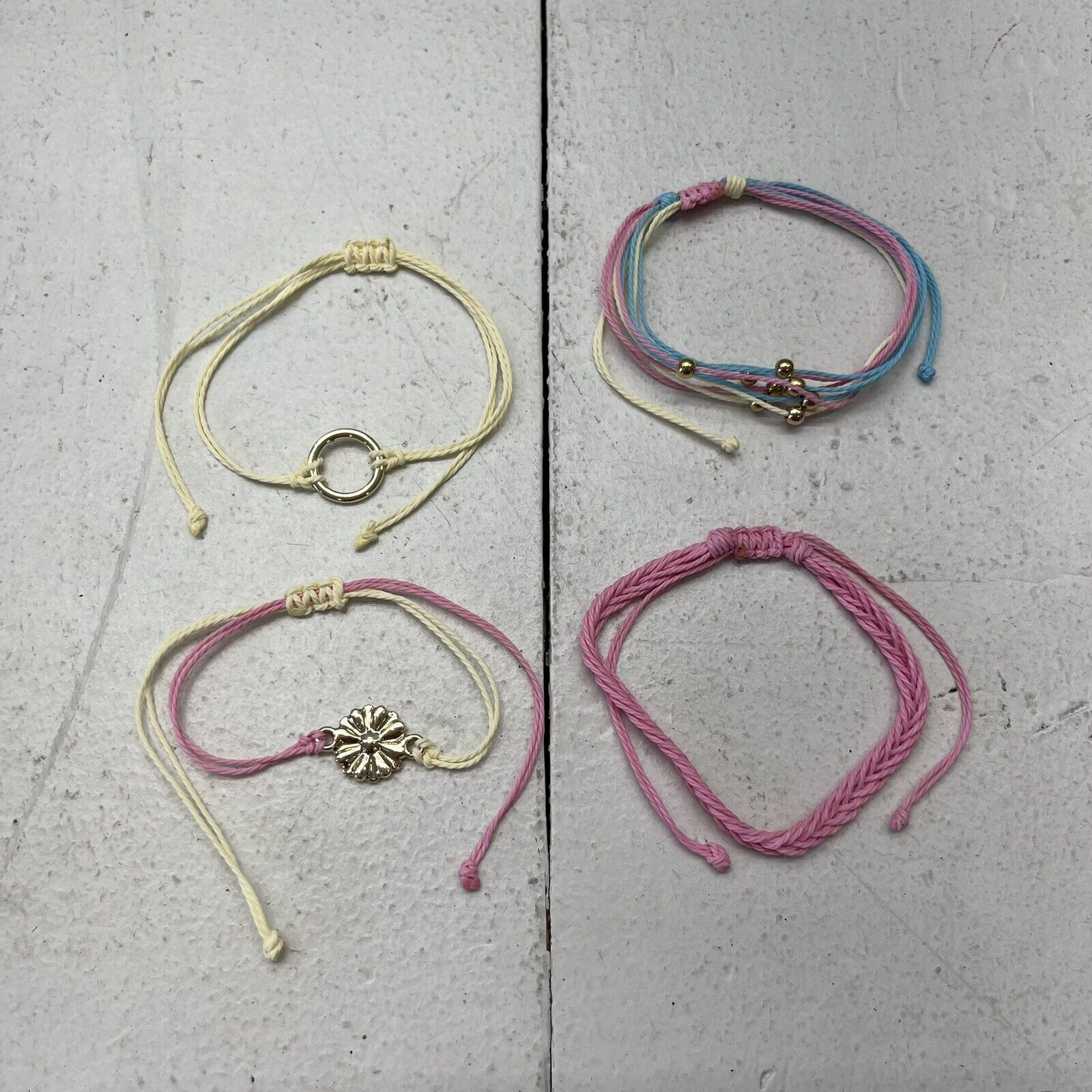 Friendship Bracelet DIY ⋆ Design Mom
