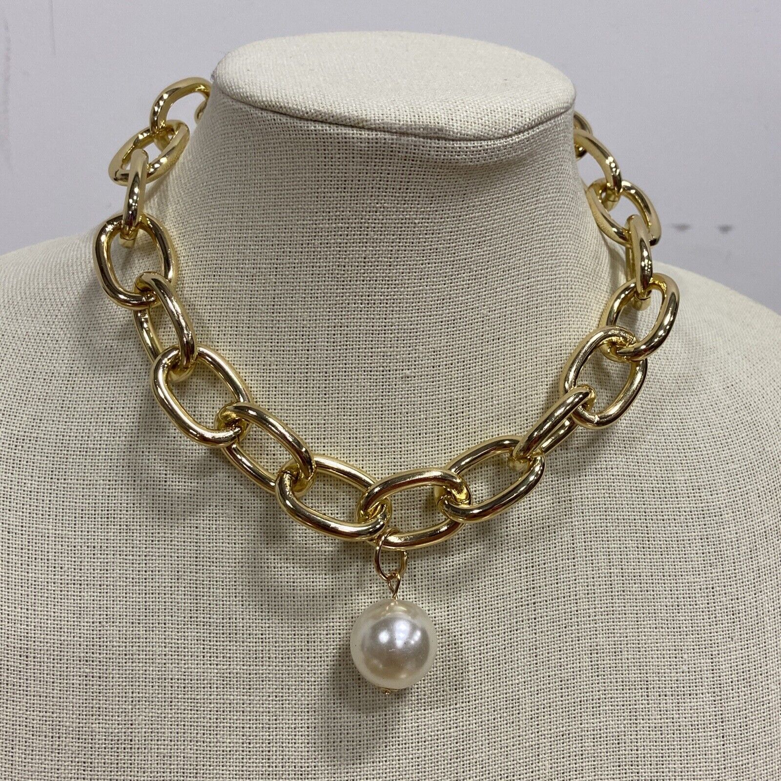 Love 2 Shop Imitation Pearl & Gold Tone Chunky Cable Chain Necklace 15.5”-17.5”