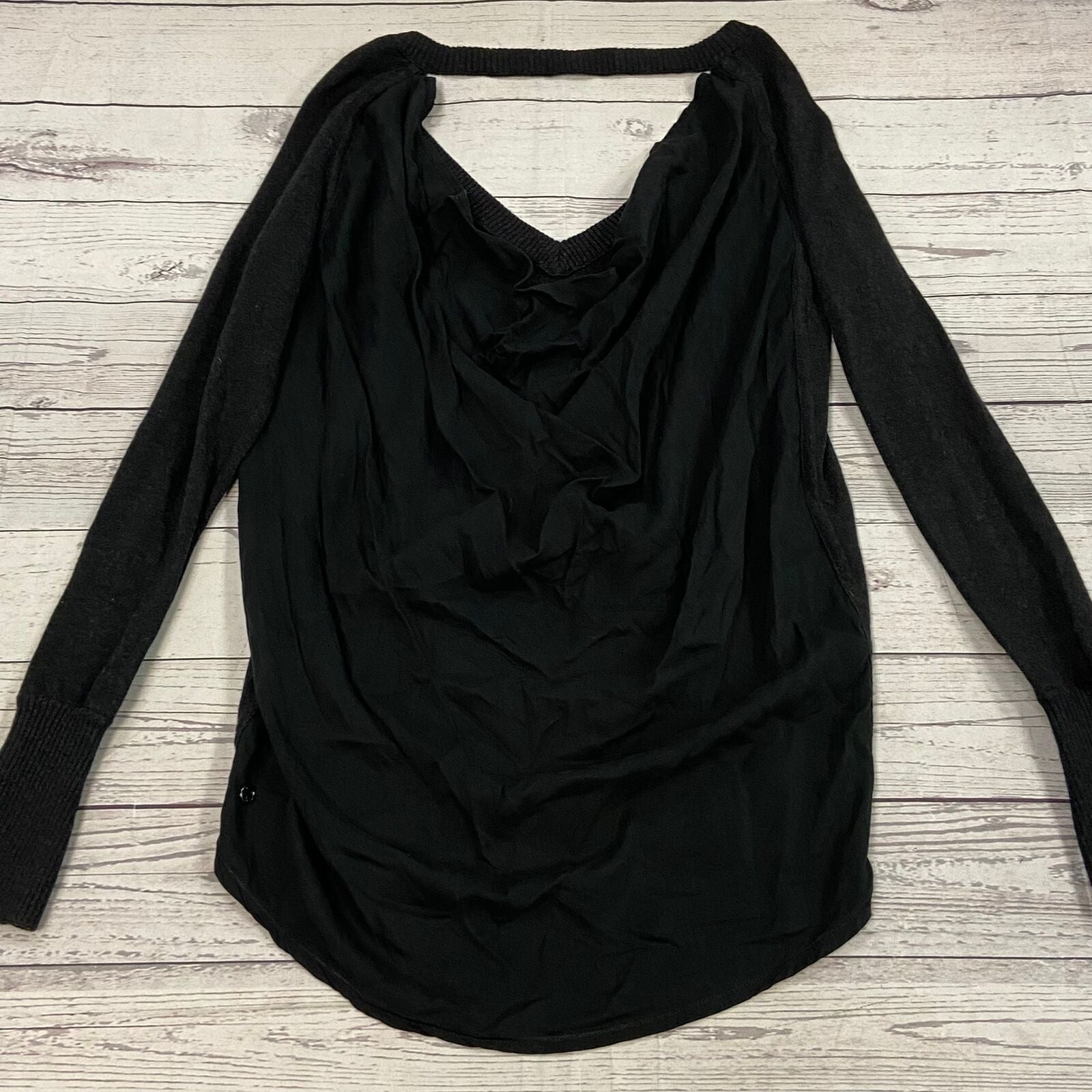 LuLuLemon Black Active Long Sleeve Shirt Open Back Shoulder Women