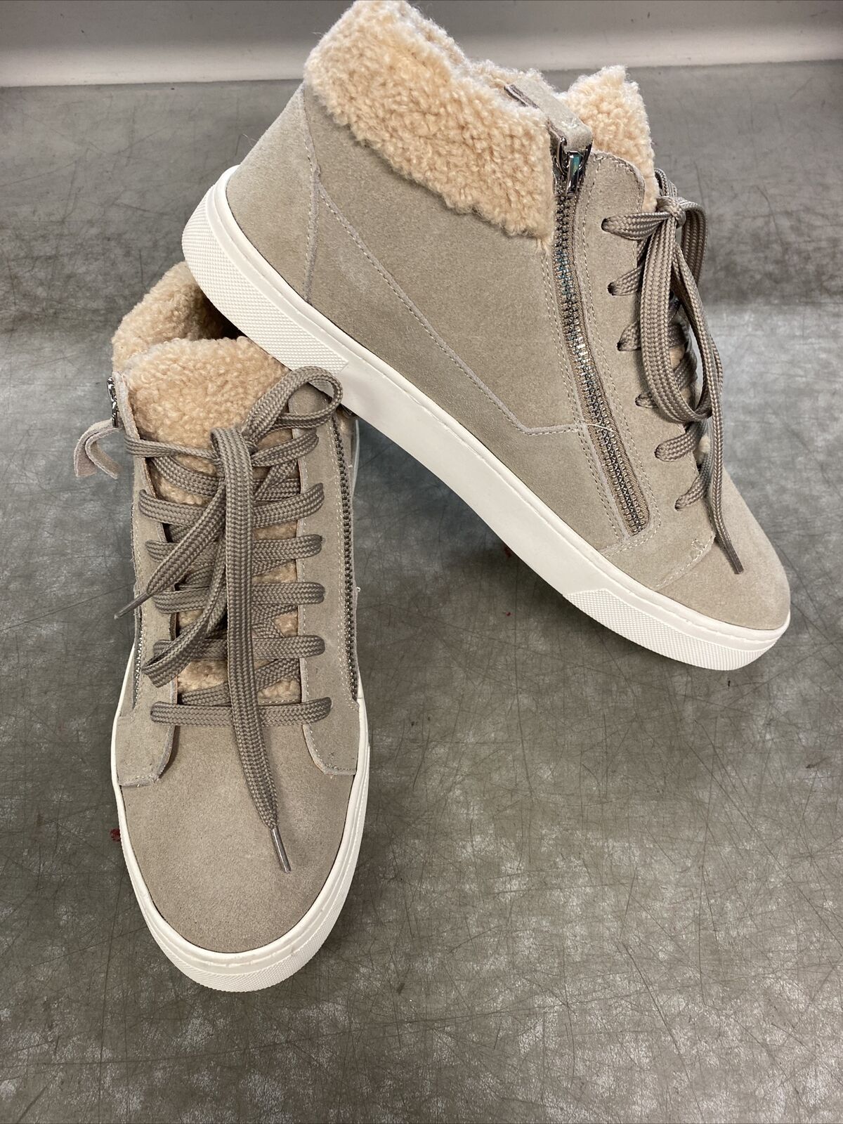 Steve Madden Kameo Taupe Suede Faux-Fur Lined Sneakers Size 10 - beyond